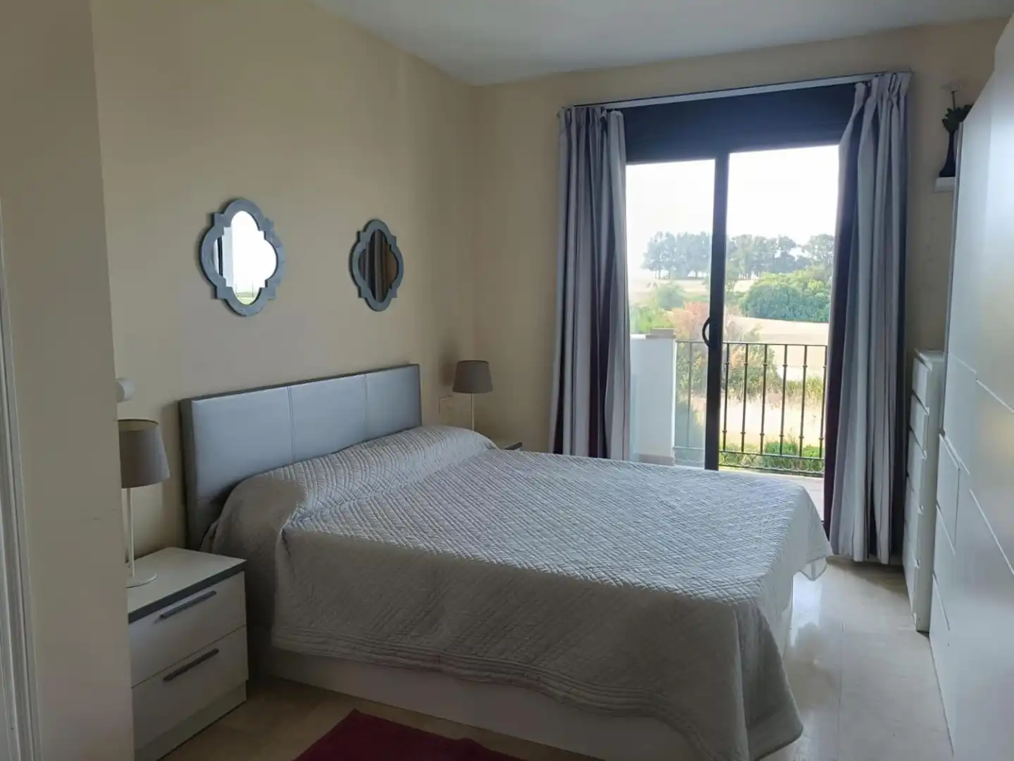 Dormitori de Apartament de lloguer en La Alcaidesa amb Aire condicionat, Calefacció i Terrassa