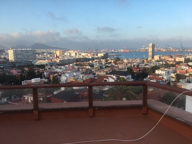 Vista exterior de Pis de lloguer en Las Palmas de Gran Canaria amb Terrassa i Moblat
