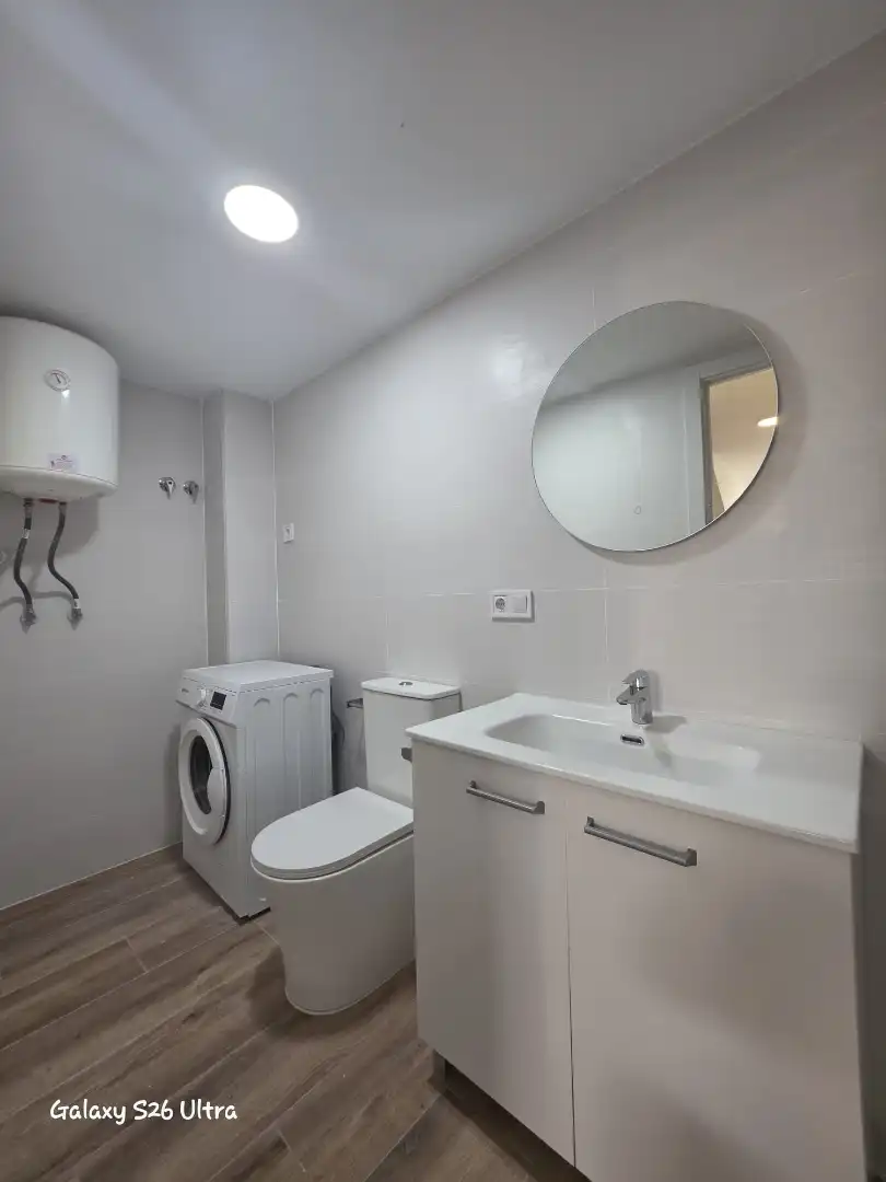 Baño de Estudio de alquiler en Catarroja con Amueblado, Horno y Lavadora