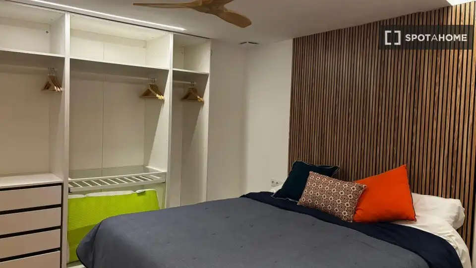 Bedroom of Flat for rent in Valencia  with Air Conditioner, Heating and Furnished