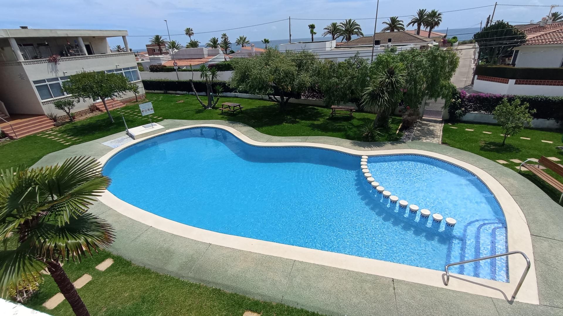 Piscina de Apartament de lloguer en Vinaròs amb Calefacció, Terrassa i Piscina comunitària