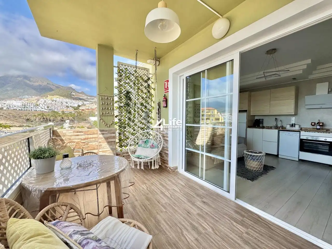 Terraza de Piso en venta en Adeje con Aire acondicionado, Terraza y Piscina comunitaria