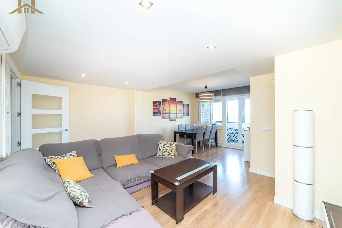 Living room of Flat for sale in Alcorcón  with Air Conditioner, Heating and Terrace
