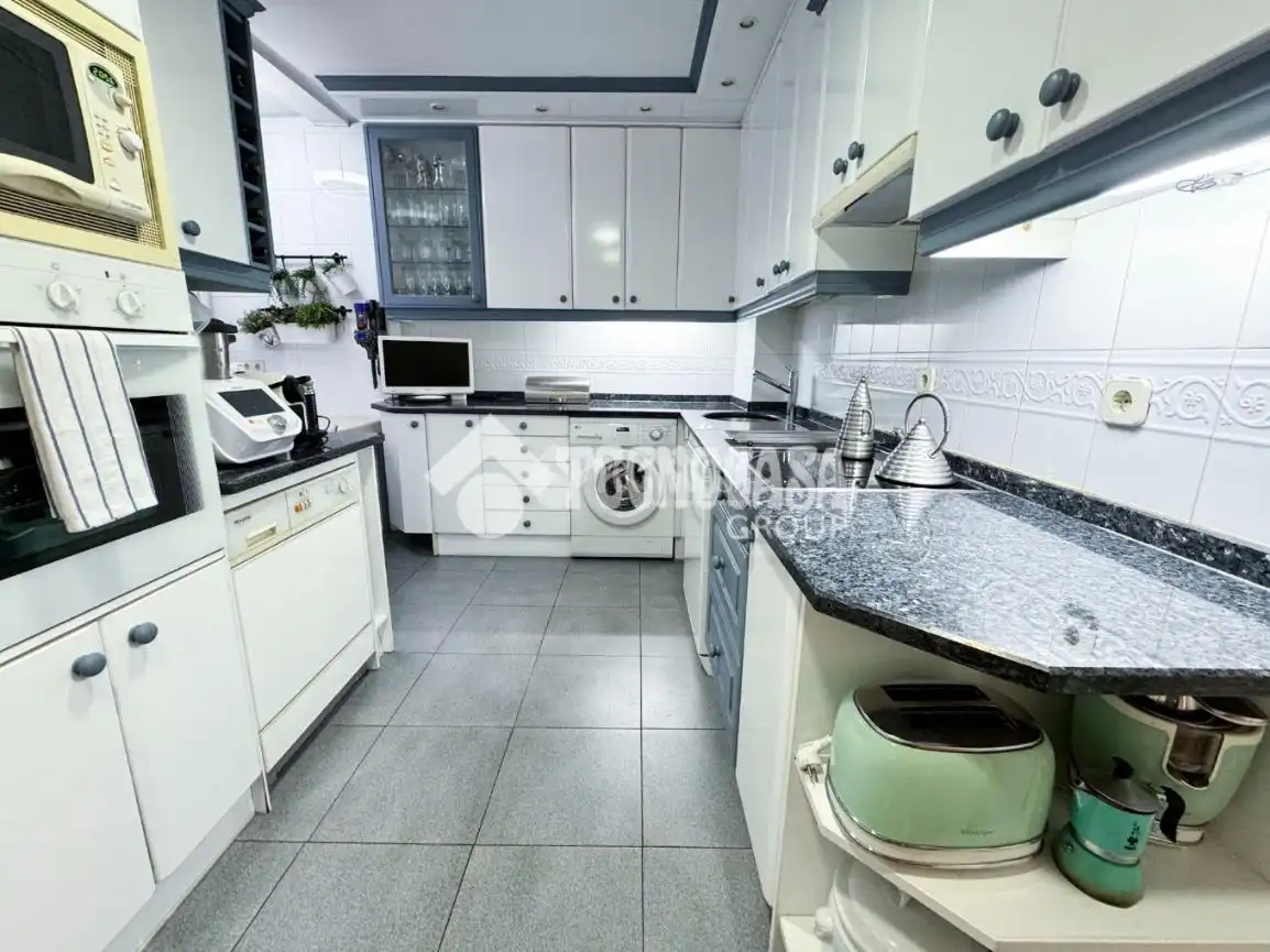 Cocina de Piso en venta en Madrid con Calefacción, Parquet y Terraza