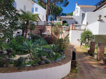 Apartment with pool for sale in Nueva Andalucía
