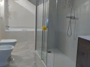 Bathroom of Houses for sale in El Escorial  with Heating, Private garden and Parquet flooring