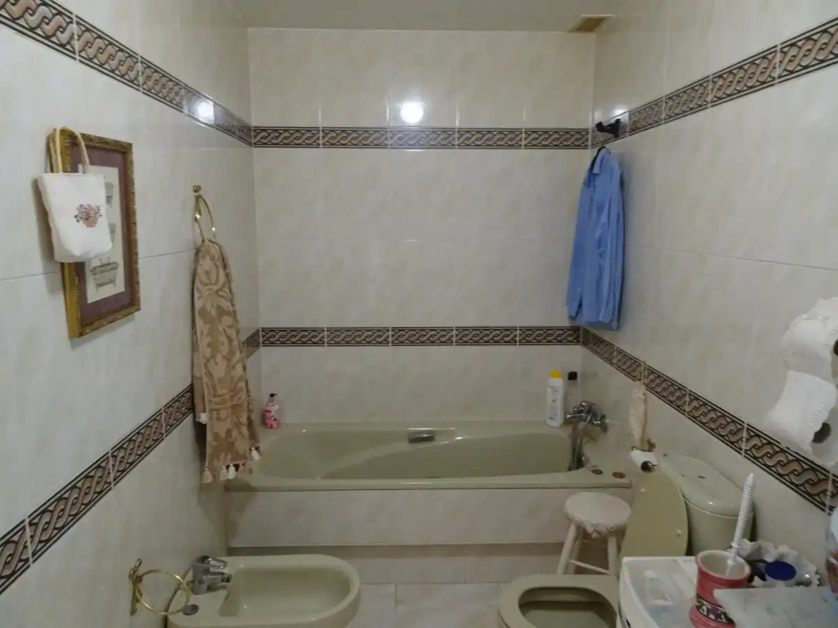 Badezimmer von Wohnungen zum Verkauf in Torremolinos mit Klimaanlage, Heizung und Terrasse