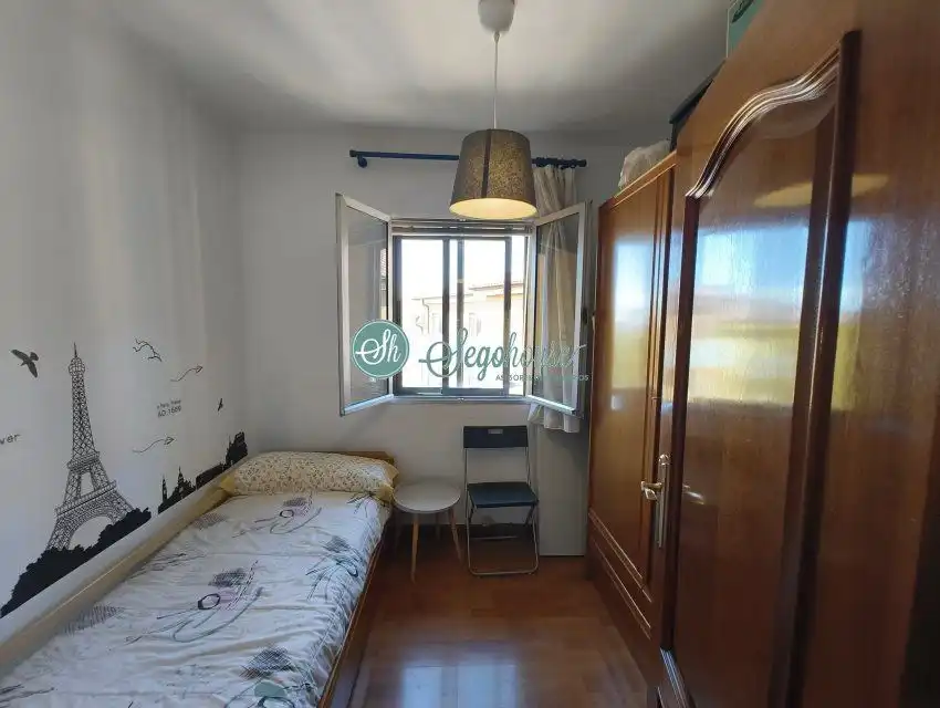 Habitación de Piso en venta en Segovia con Calefacción, Parquet y Terraza