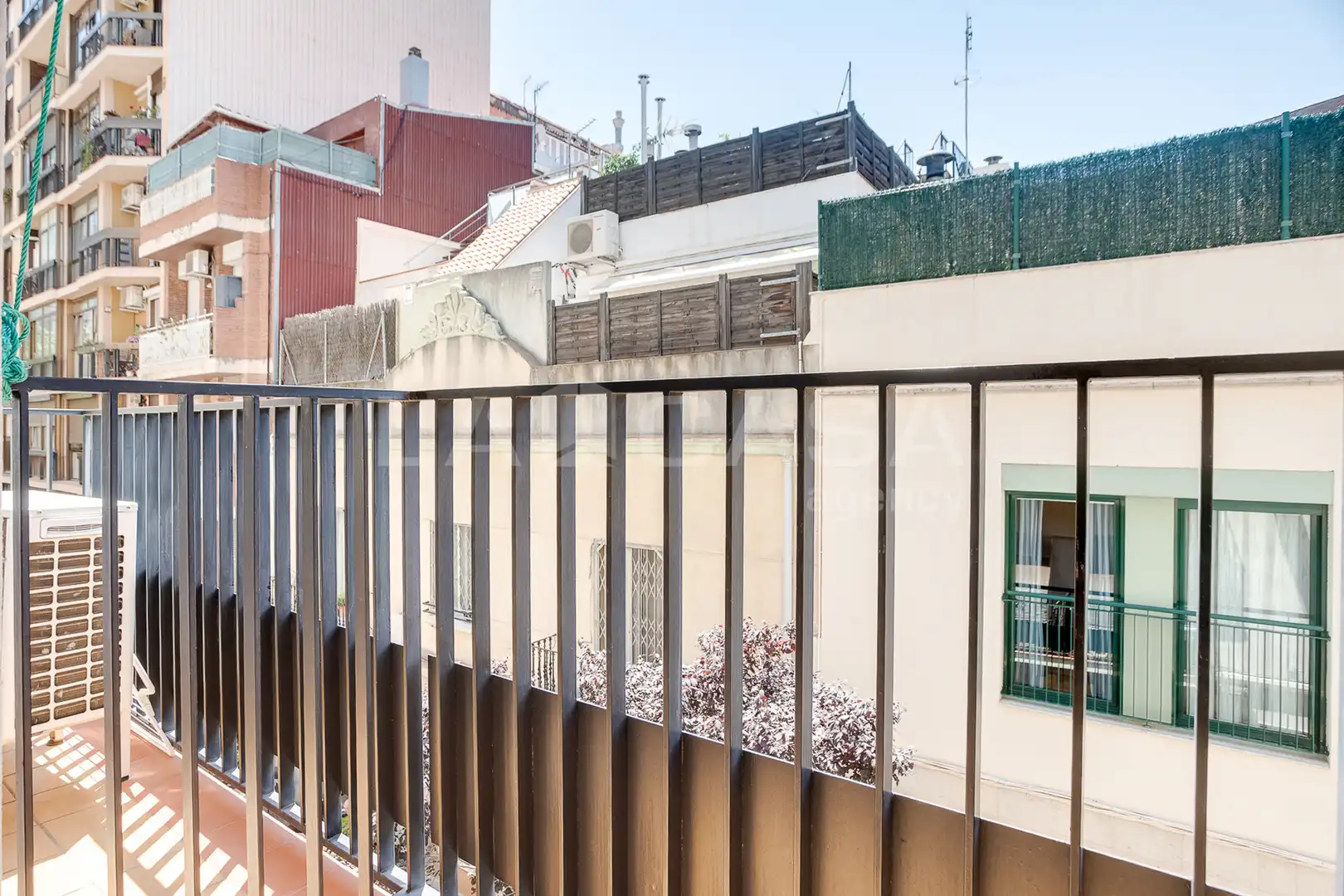 Terrassa de Pis en venda en Barcelona amb Forn i Balcó