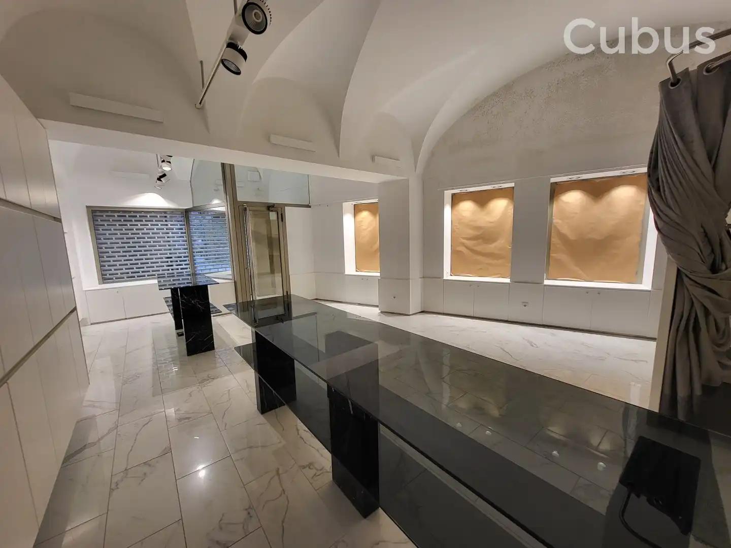 Business premises for sale in Olot, imagen 3