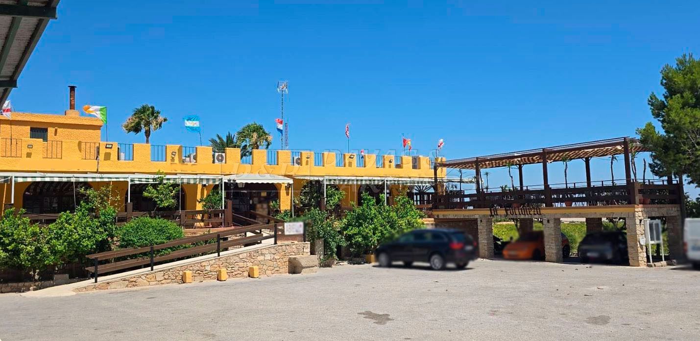 Local de lloguer en Jacarilla