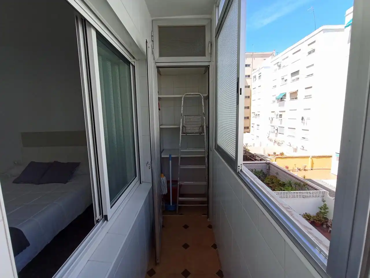 Piso de alquiler en Dels Sants Just I Pastor, L'Illa Perduda