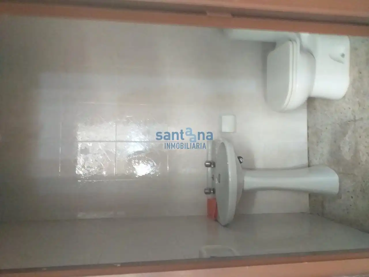 Baño de Nave industrial de alquiler en Valdefresno