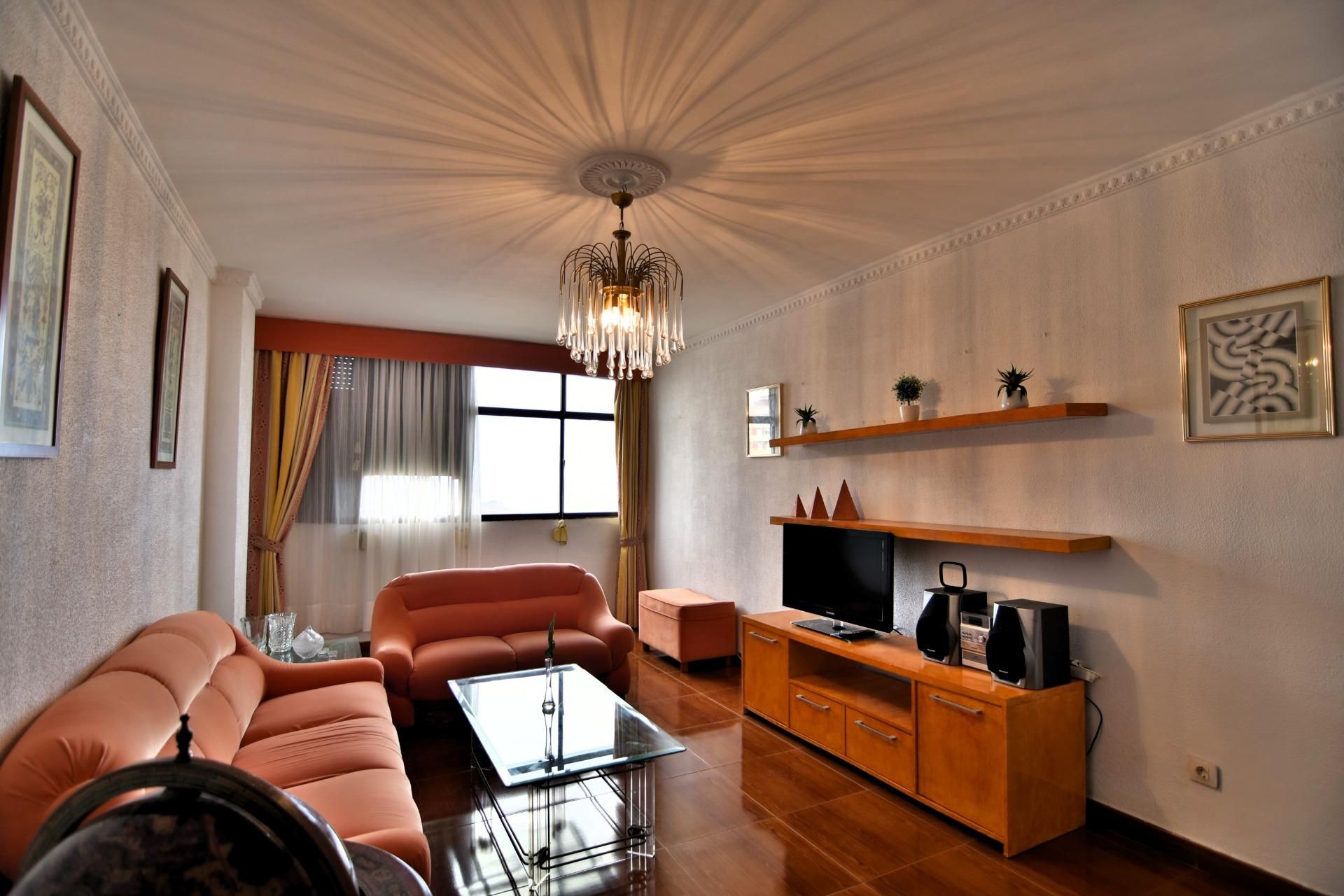 Sala de estar de Piso en venta en Las Palmas de Gran Canaria con Balcón