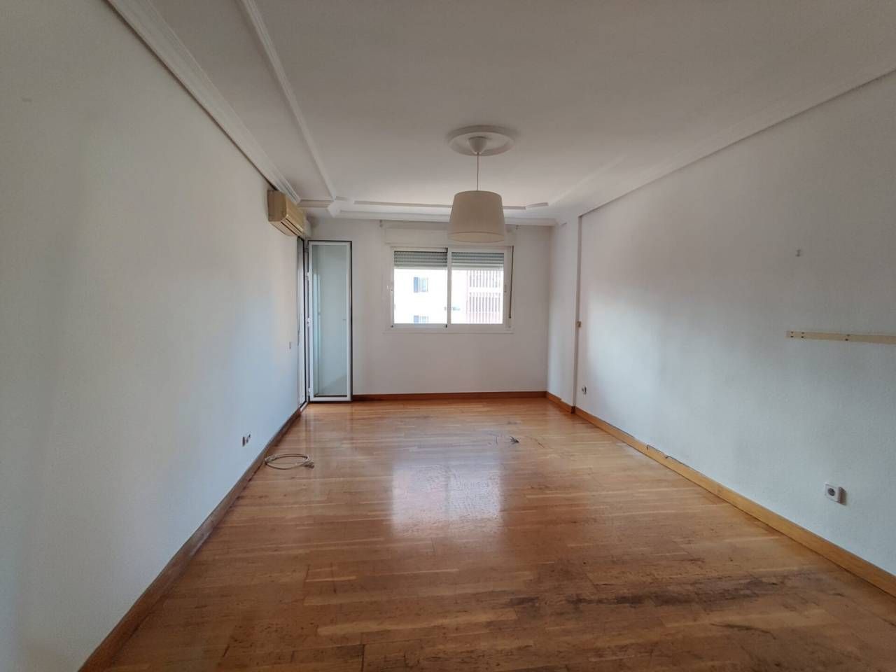 Dormitori de Pis en venda en  Murcia Capital amb Parquet i Balcó