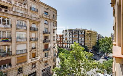 Vista exterior de Pis en venda en  Barcelona Capital amb Aire condicionat, Calefacció i Parquet