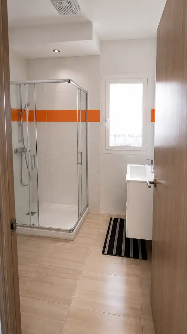 Bany de Casa o xalet de lloguer en Santander amb Calefacció, Terrassa i Traster