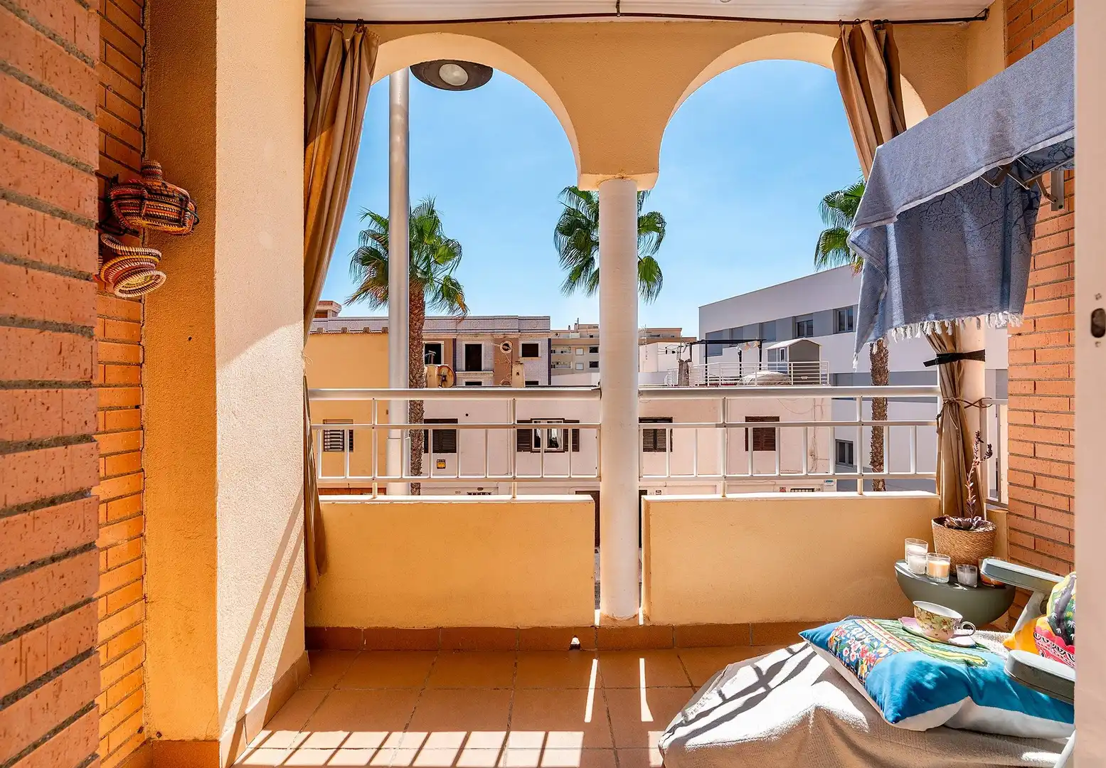 Flat with pool for sale in Roquetas de Mar ciudad