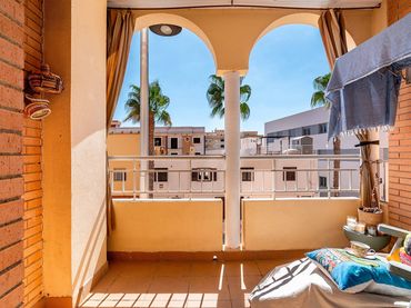 Piso con piscina en venta en Roquetas de Mar ciudad