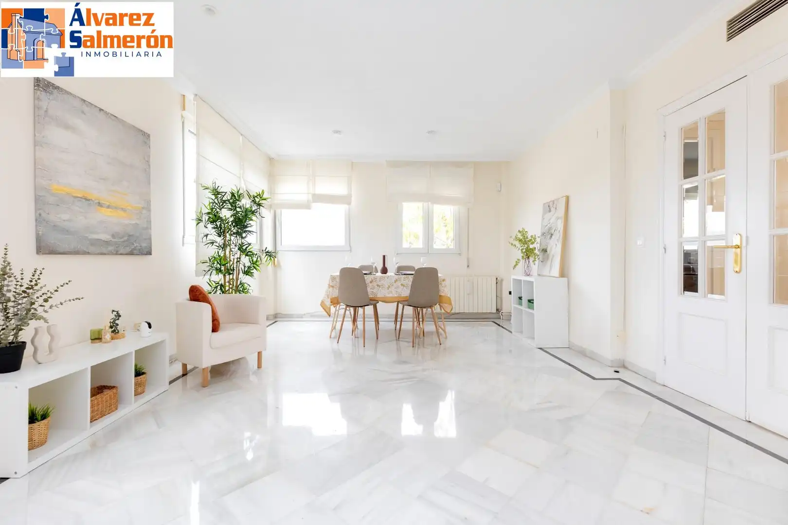 Living room of Houses for sale in Granada  with Air Conditioner, Private garden and Terrace
