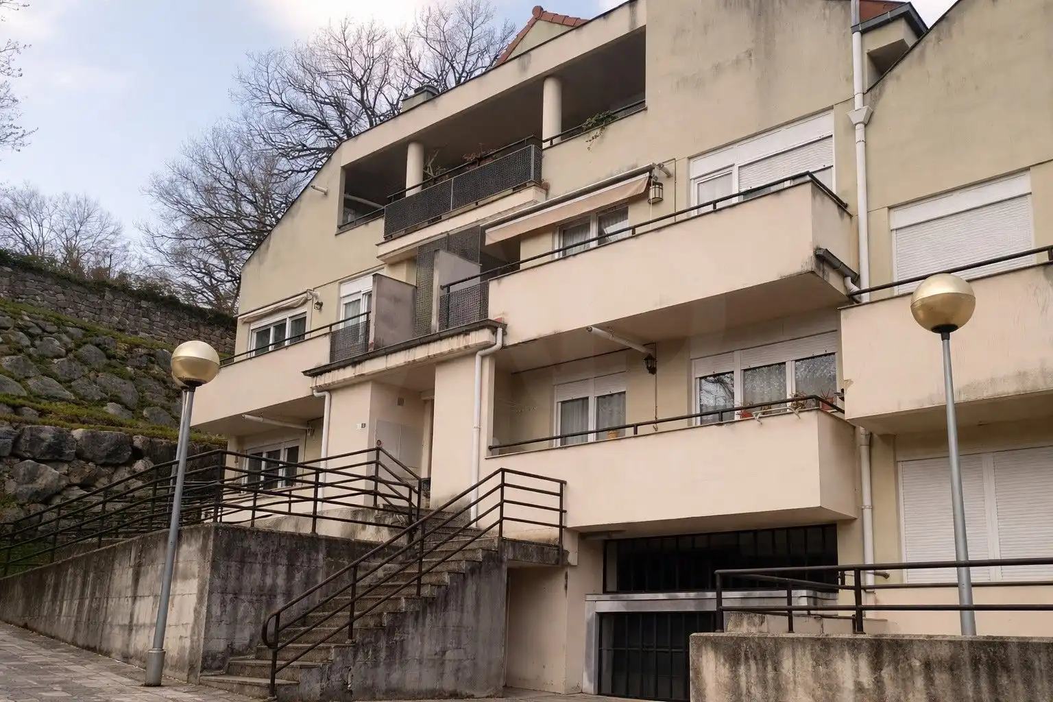 Außenansicht von Dachboden zum Verkauf in Molledo mit Terrasse