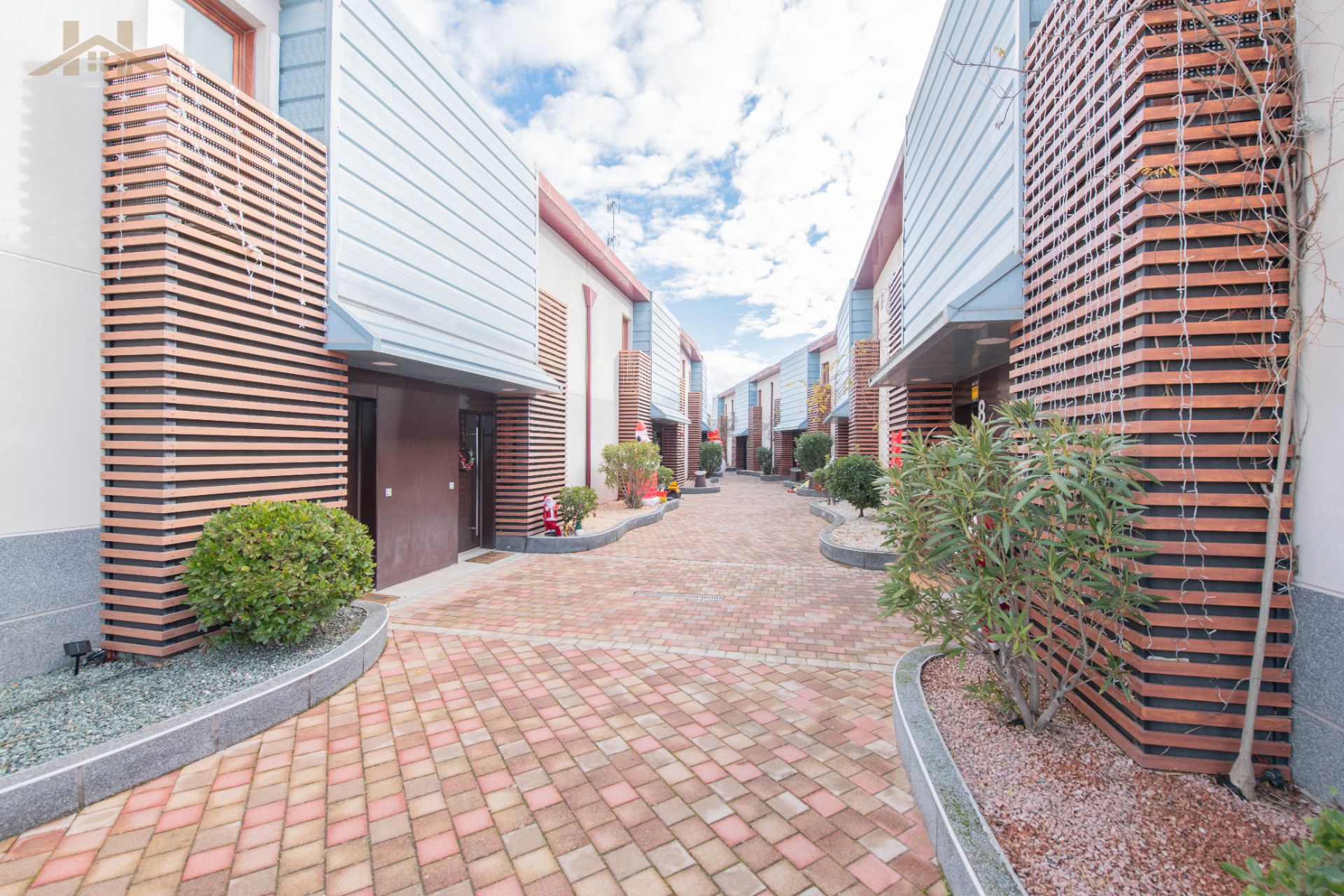 Vista exterior de Planta baixa en venda en Villaviciosa de Odón amb Aire condicionat, Jardí privat i Terrassa