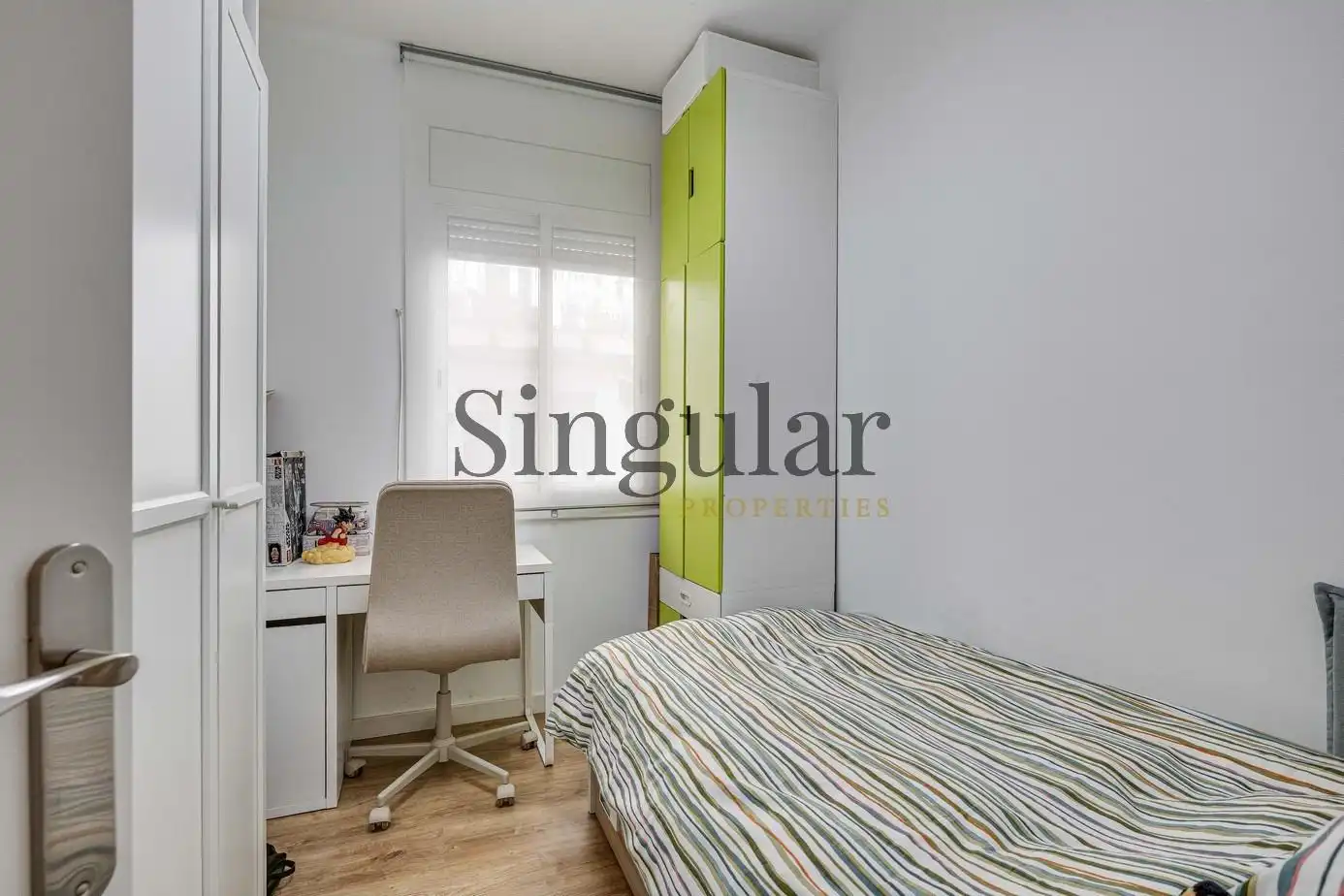 Habitación de Piso en venta en Barcelona con Aire acondicionado, Calefacción y Balcón