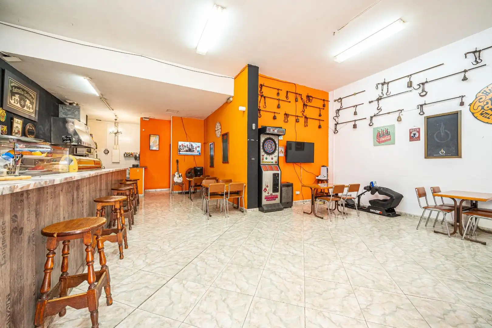 Commercial properties for sale in Carrer de Josep Garcias, 6, Son Gotleu