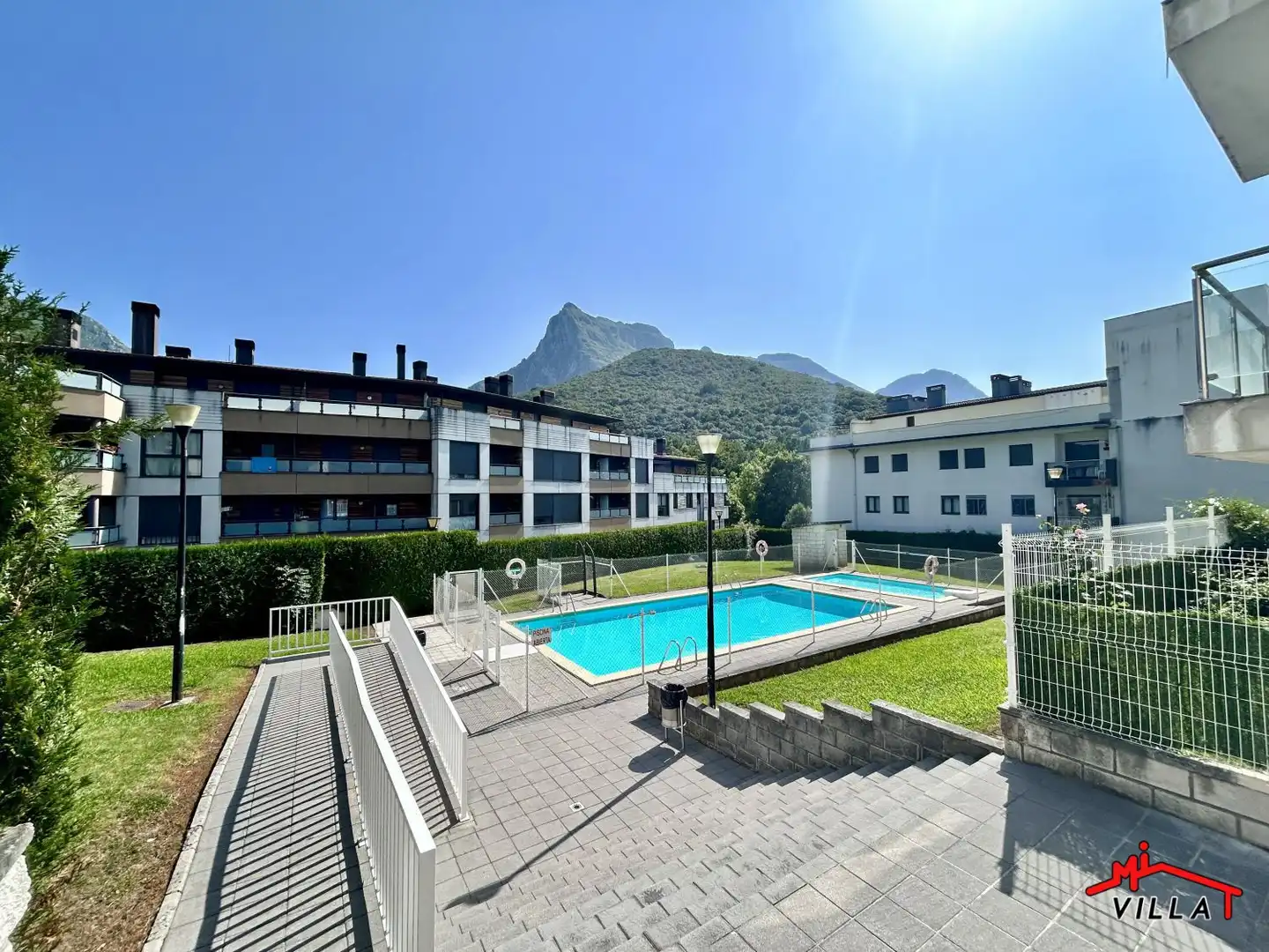 Vista exterior de Piso en venta en Ramales de la Victoria con Calefacción, Terraza y Piscina comunitaria