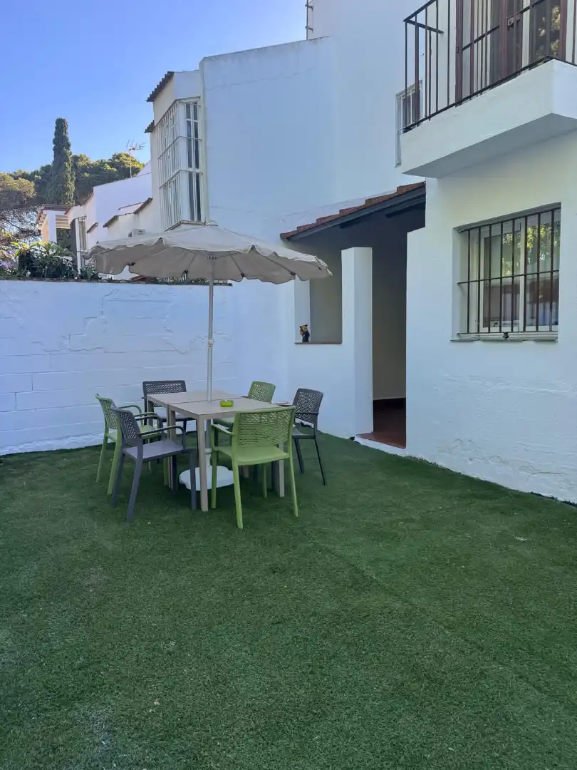 Terraza de Casa adosada de alquiler en Chiclana de la Frontera con Aire acondicionado, Jardín privado y Terraza
