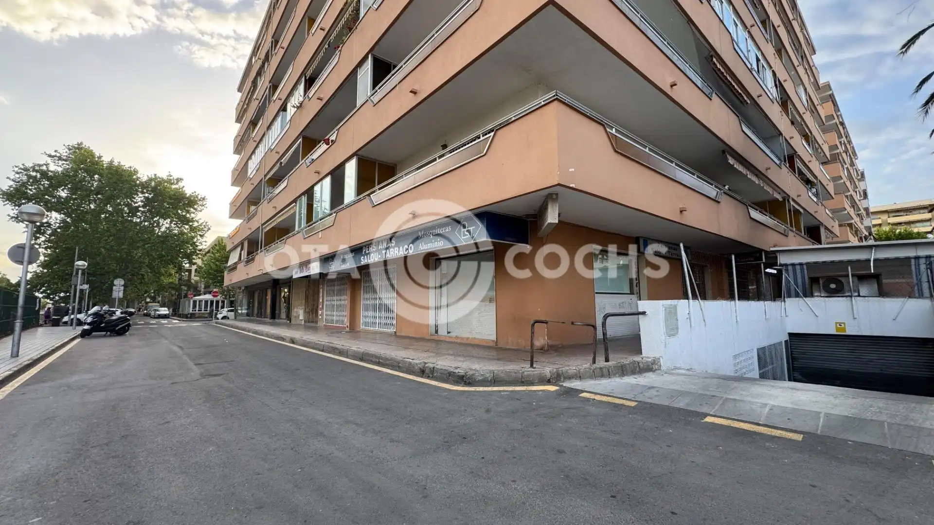 Vista exterior de Garatge en venda en Salou