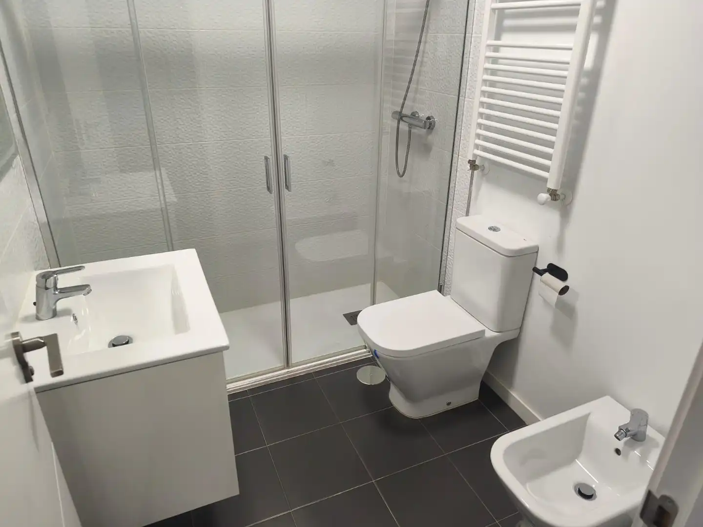 Bathroom of Flat for rent in Arganda del Rey  with Air Conditioner, Heating and Storage room