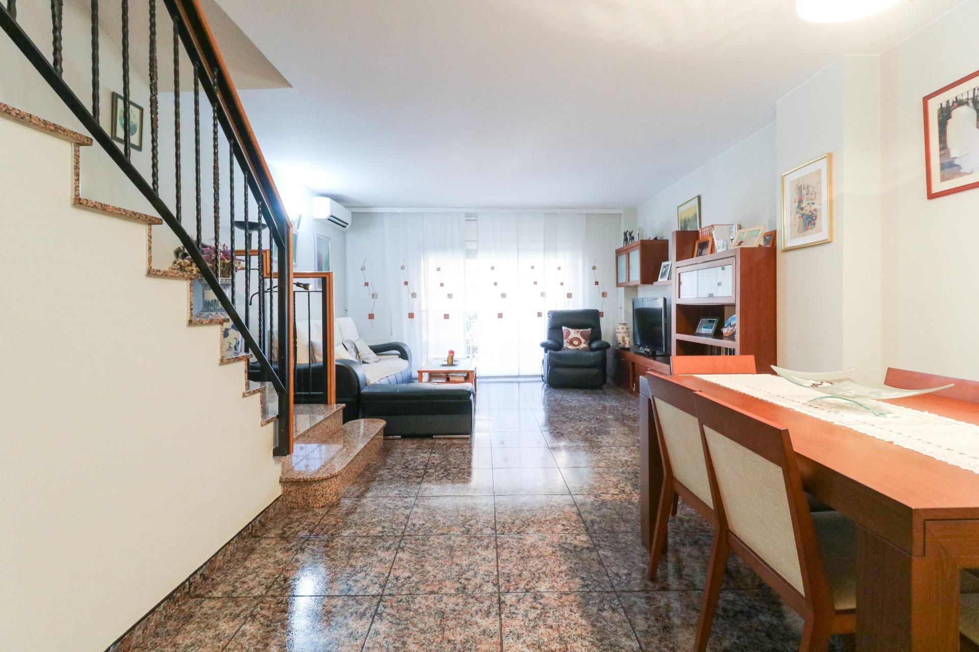Single-family semi-detached for sale in Carrer Major, Castell - Poble Vell