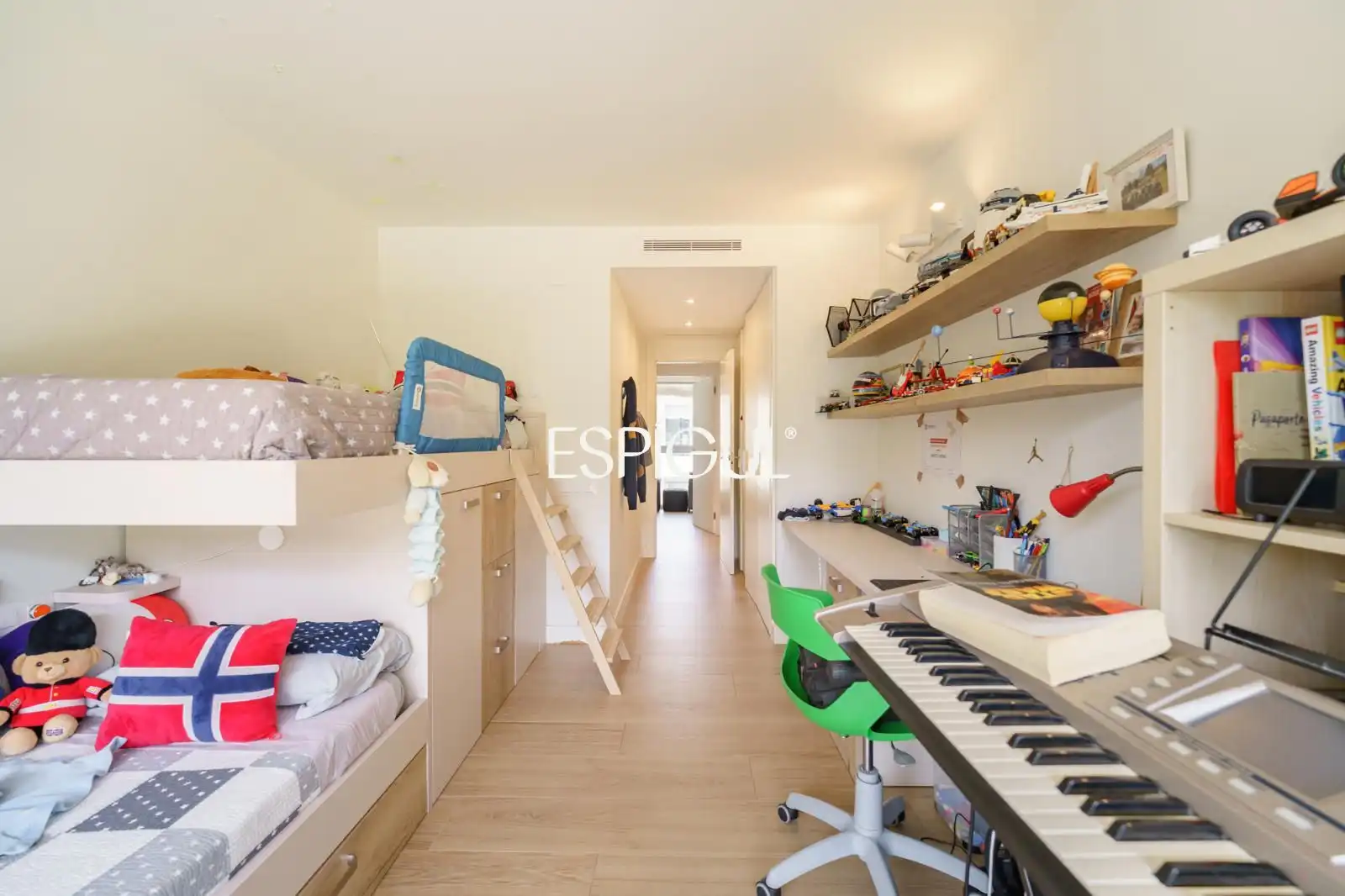 Habitación de Piso en venta en Sant Cugat del Vallès con Aire acondicionado, Calefacción y Terraza