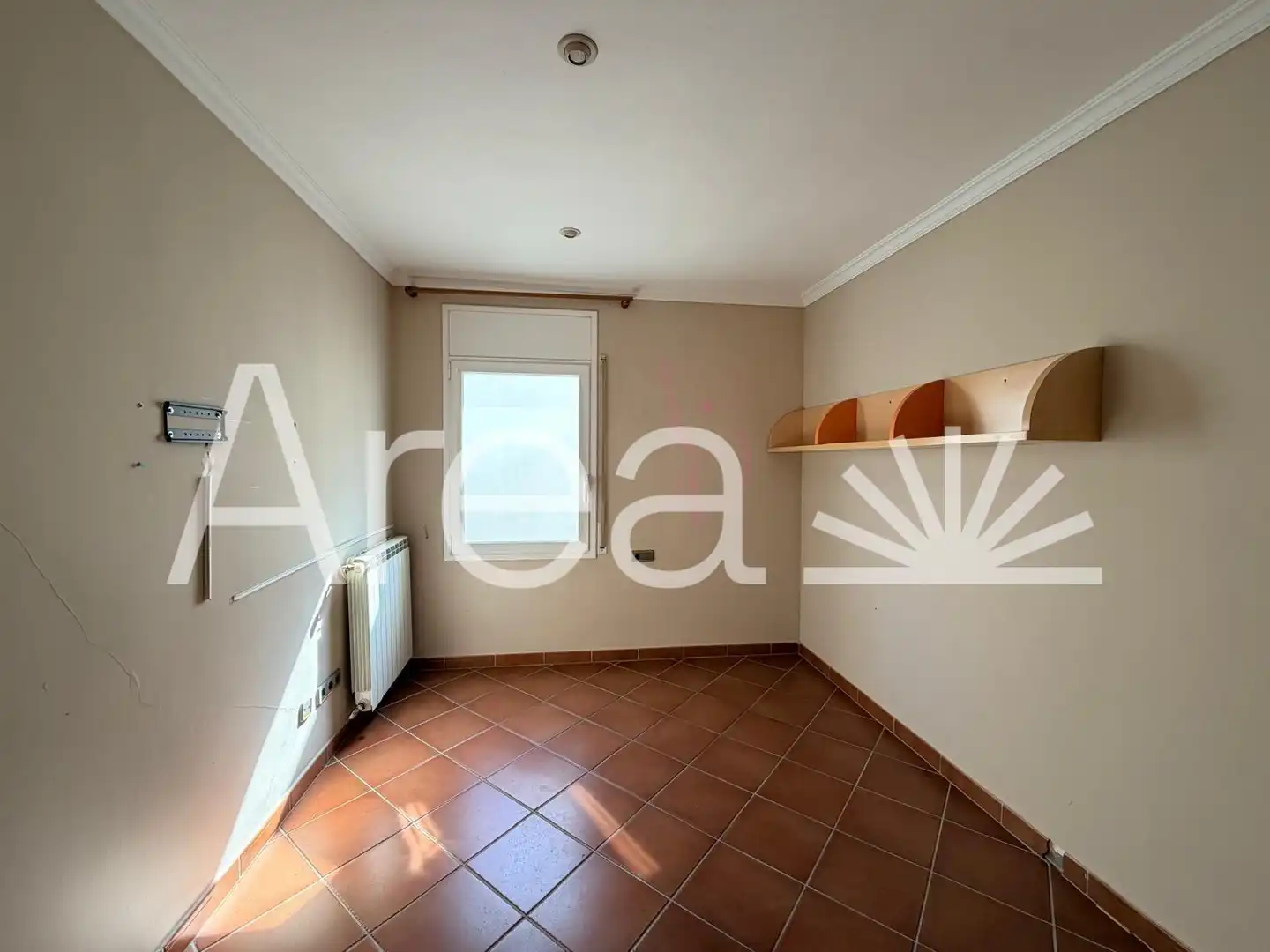 Wohnung zum Verkauf in Pineda de Mar mit Klimaanlage, Heizung und Balkon