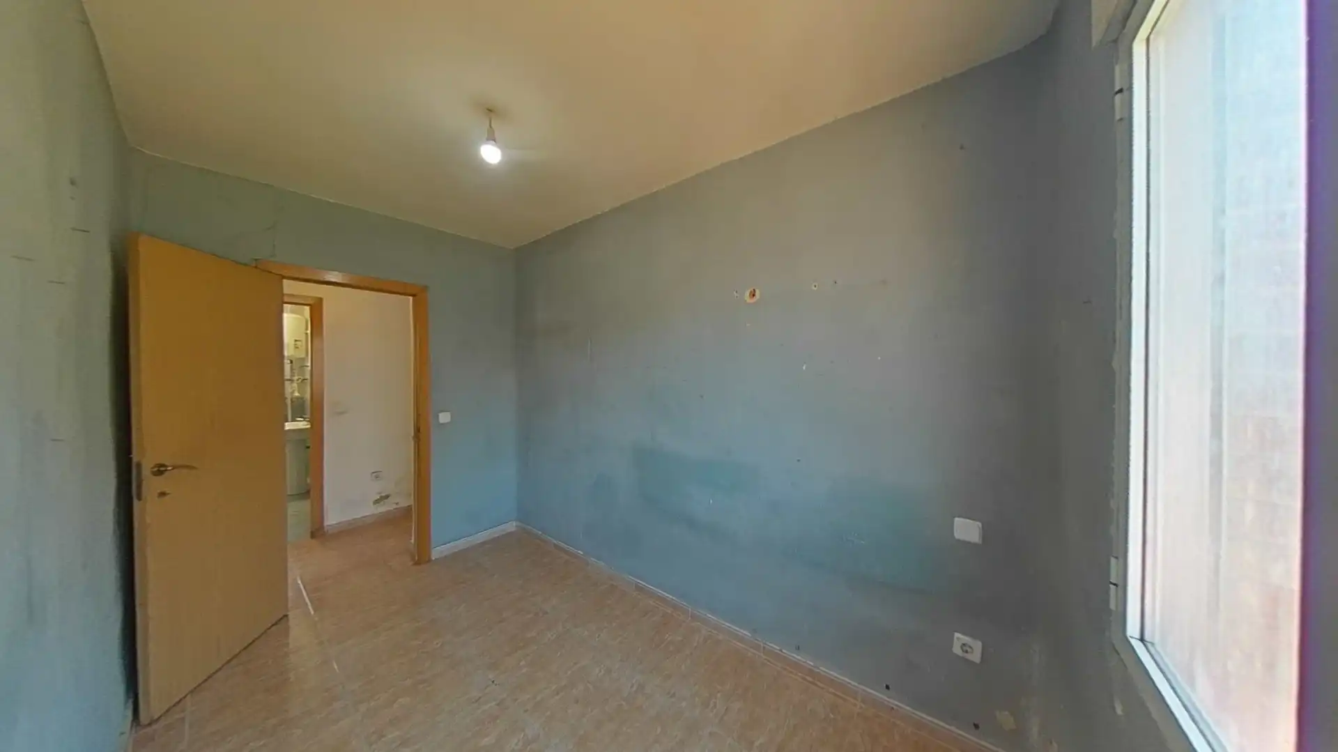 Habitación de Piso en venta en Madrid con Balcón