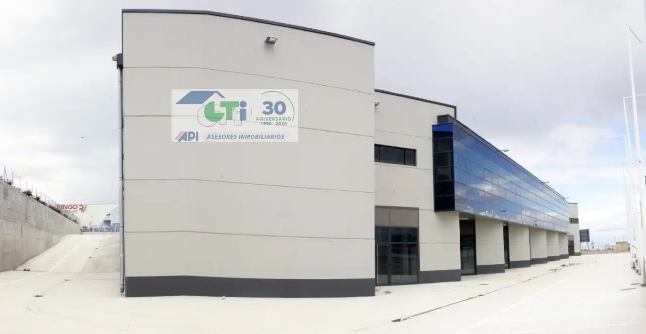 Industrial building for sale in CALLE SISALLO, imagen 4
