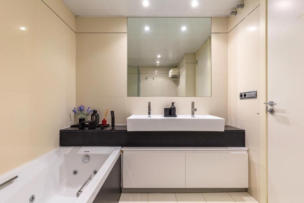 Baño de Apartamento en venta en  Tarragona Capital con Aire acondicionado, Balcón y Piscina comunitaria