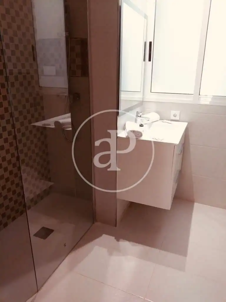 Baño de Piso en venta en Valencia con Aire acondicionado, Calefacción y Terraza