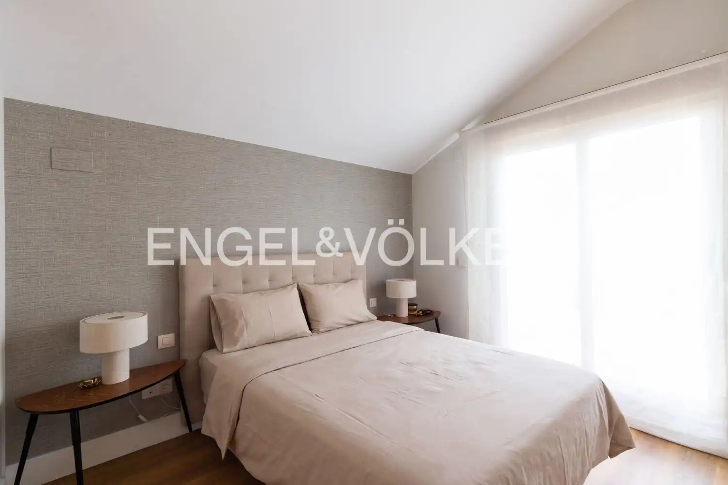 Habitación de Ático en venta en Valencia con Aire acondicionado, Calefacción y Jardín privado