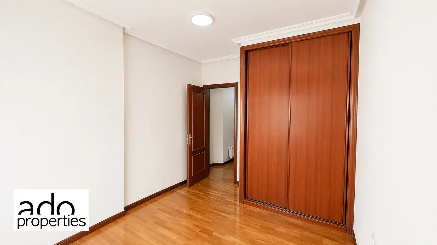Habitación de Piso en venta en Vigo  con Calefacción y Amueblado