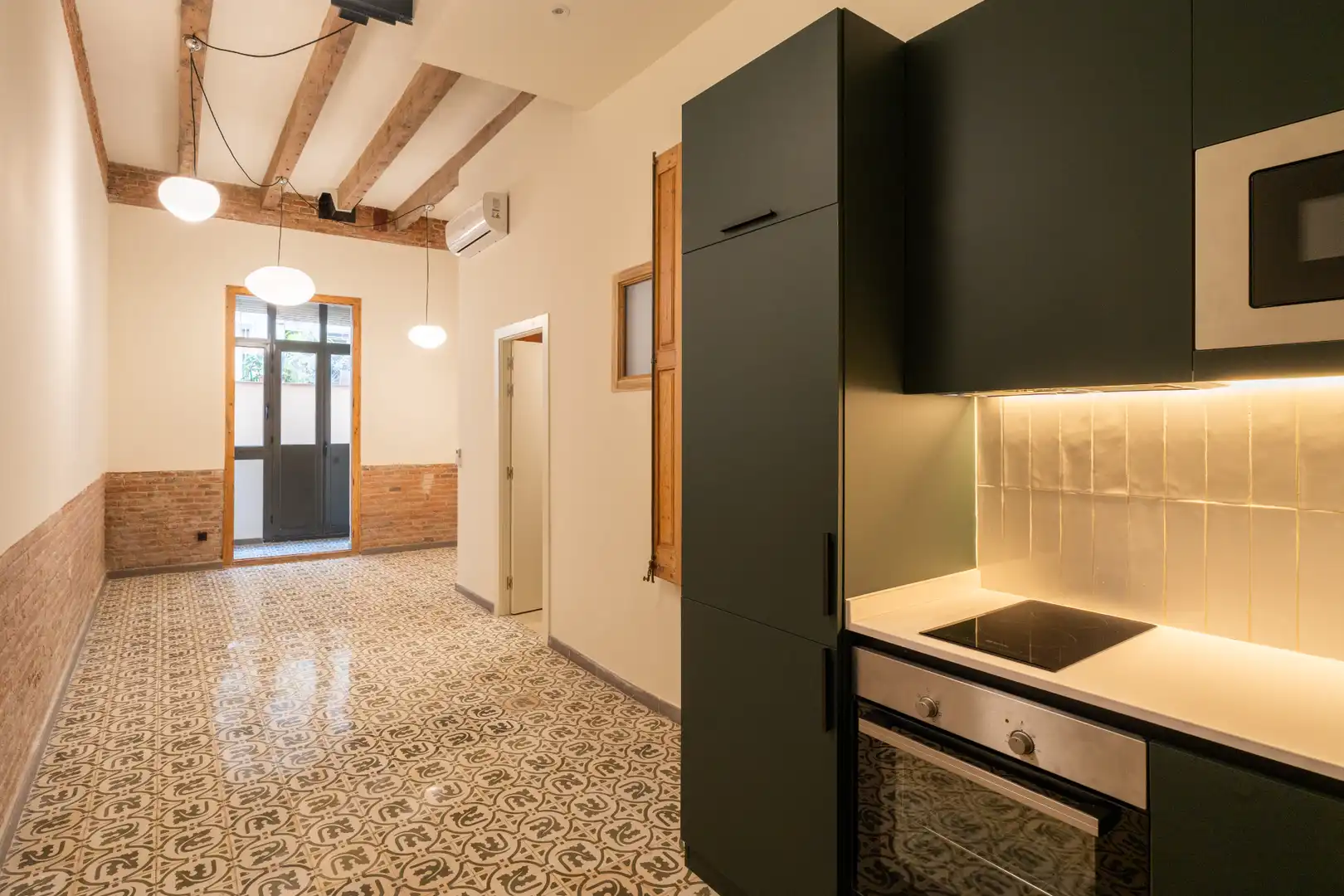 Cuina de Estudi de lloguer en Barcelona amb Aire condicionat, Calefacció i Terrassa