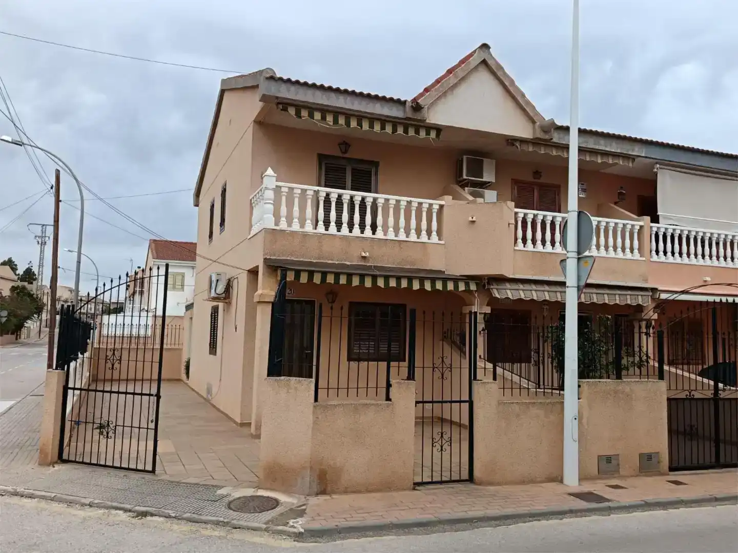 Vista exterior de Casa o xalet en venda en San Pedro del Pinatar