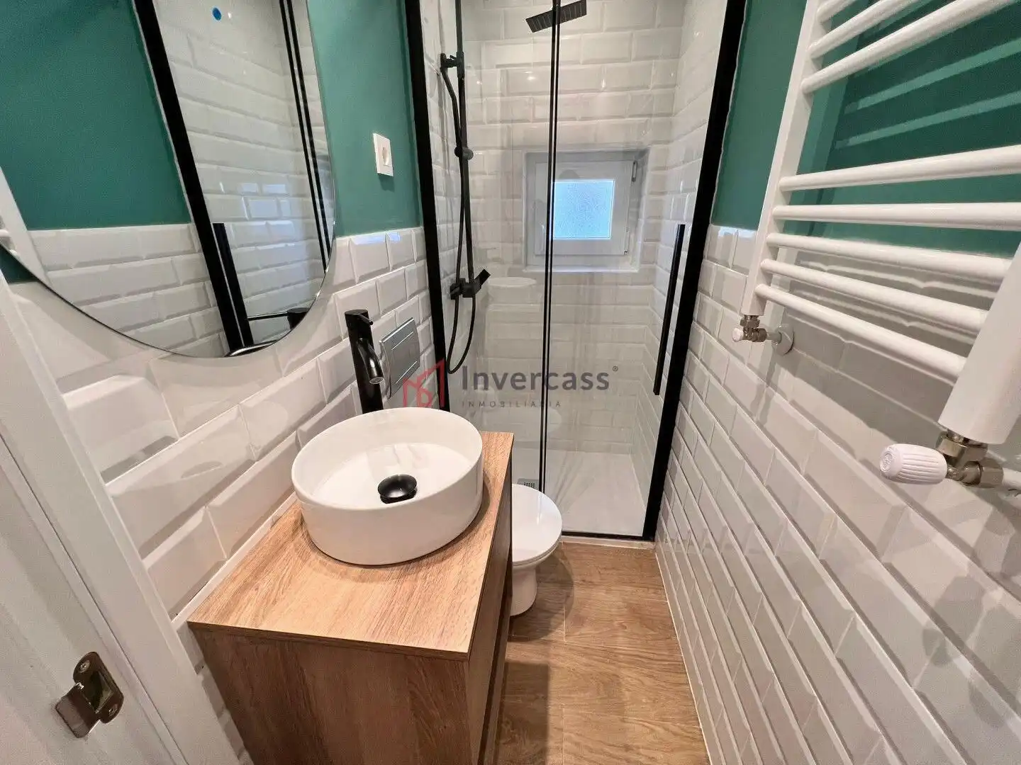Bathroom of Flat for sale in Castro-Urdiales  with Heating