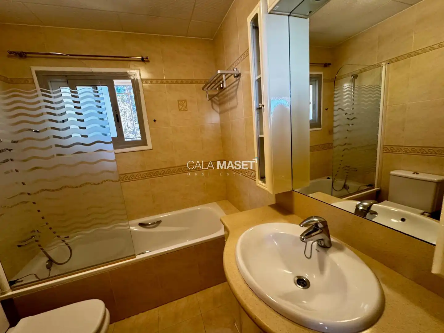 Badezimmer von Haus oder Chalet zum Verkauf in Calonge i Sant Antoni mit Heizung, Privatgarten und Terrasse