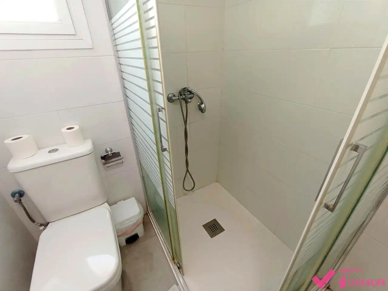 Bathroom of Flat for share in Valencia  with Heating and Furnished