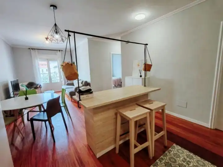 Esszimmer von Wohnung zum Verkauf in Vigo  mit Heizung, Möbliert und Balkon