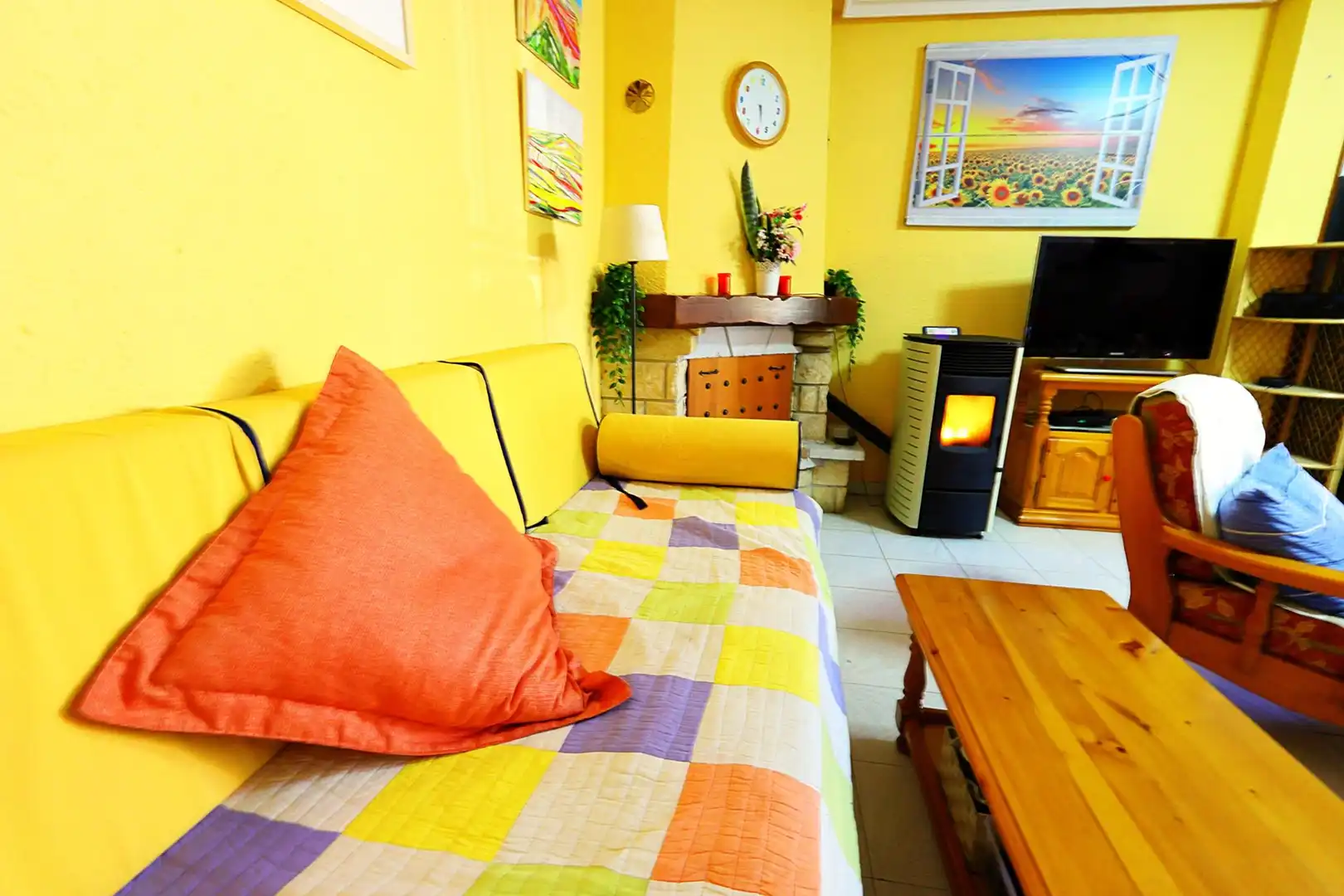 Sala de estar de Casa adosada en venta en Cacabelos con Calefacción y Balcón