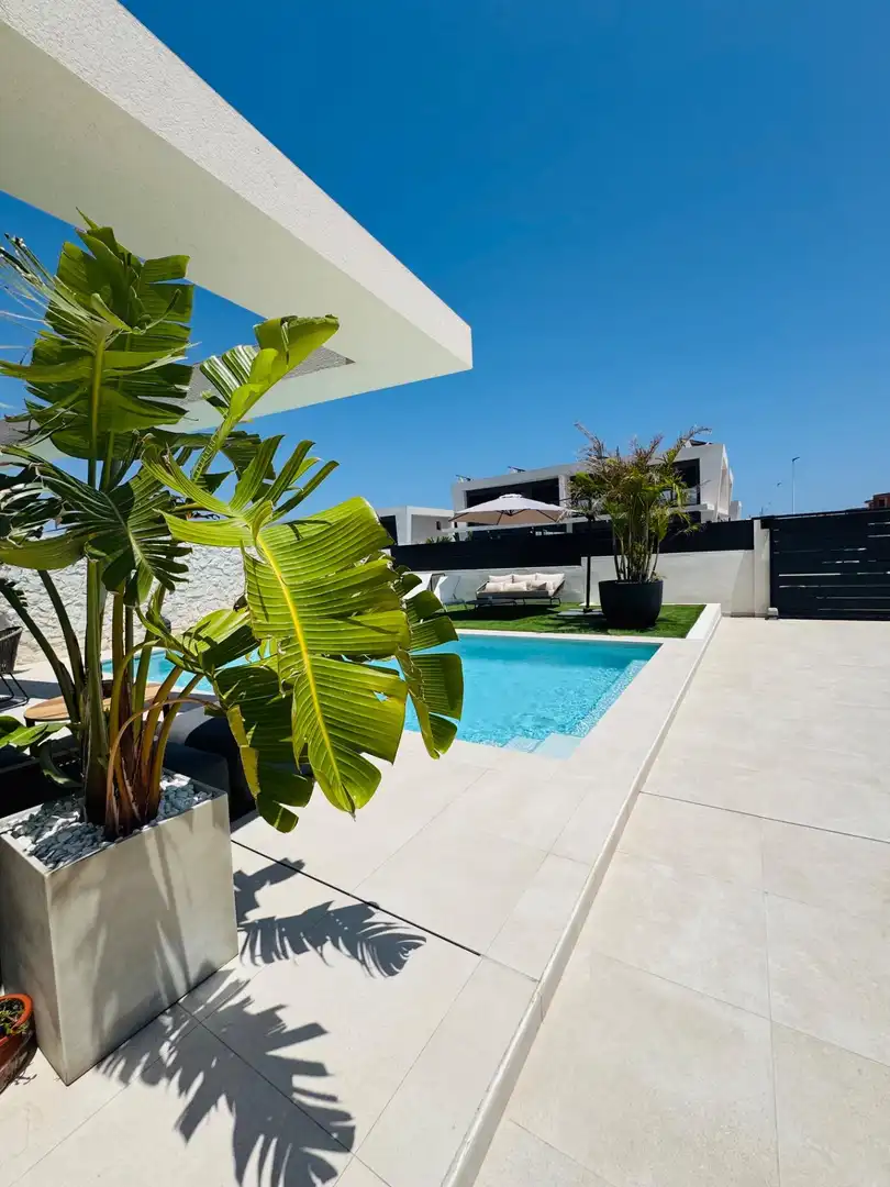 Swimming pool of Houses for rent in Santa Pola  with Air Conditioner, Heating and Private garden