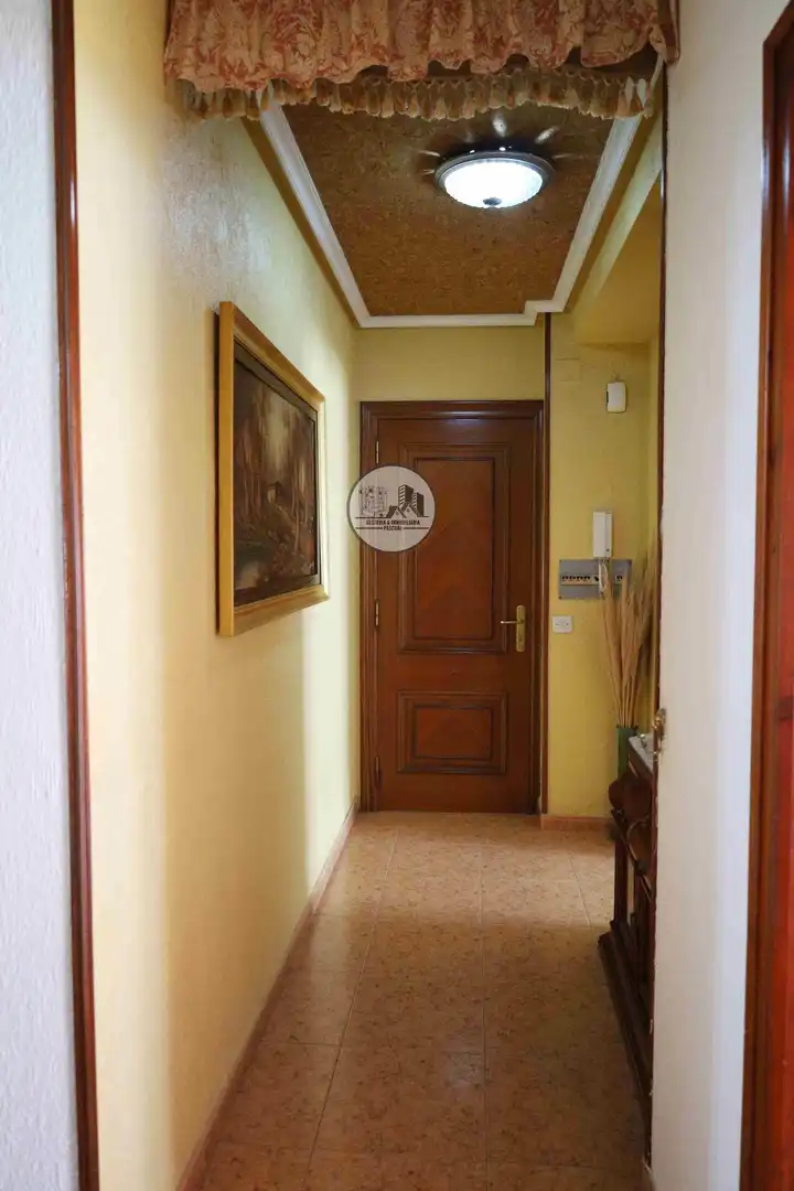 Flat for sale in Calle de San Miguel, imagen 2